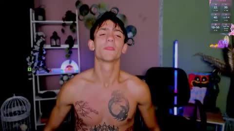 ash_raven_ online show from September 13, 8:43 pm