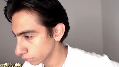 Snapshot of ash_v1 chatting on October 14, 12:17 am Ash online show from October 14, 12:17 am