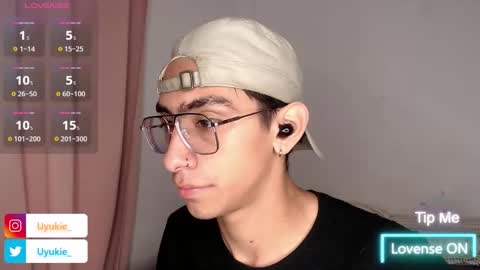 Ash online show from November 14, 10:38 am