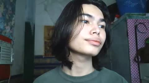 asian_babyboi online show from June 1, 8:14 am