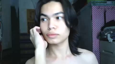 asian_babyboi online show from February 9, 12:32 pm