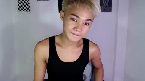 asian_lover05 online show from July 20, 9:37 am