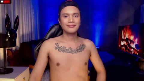 Snapshot of asianguy_nextdoor chatting on October 20, 4:05 am AsherMiller online show from October 20, 4:05 am