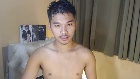 asianhunk_jamesx online show from October 3, 9:58 am