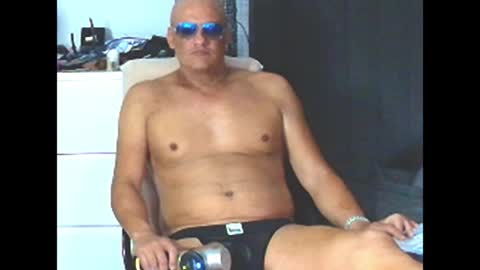 askil8802 online show from April 14, 8:03 am