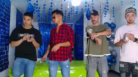 THOMAS AND DAMIAND online show from February 17, 12:21 am