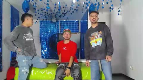 THOMAS AND DAMIAND online show from March 3, 12:12 am