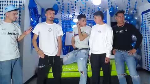 THOMAS AND DAMIAND online show from January 18, 12:17 am