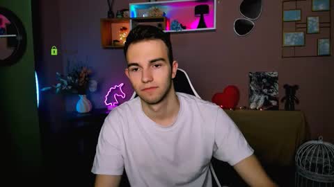 astren online show from March 10, 7:03 am