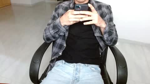 Snapshot of aureliv1 chatting on September 8, 11:48 pm Aureliano online show from September 8, 11:48 pm