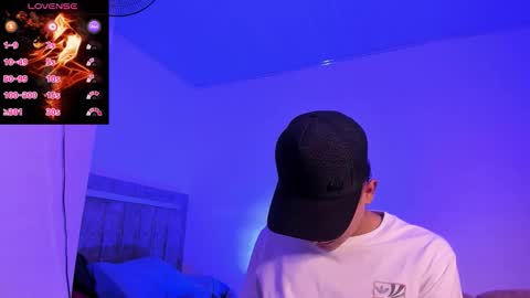 Snapshot of austin_cardieff_ chatting on October 22, 8:11 pm Austin online show from October 22, 8:11 pm