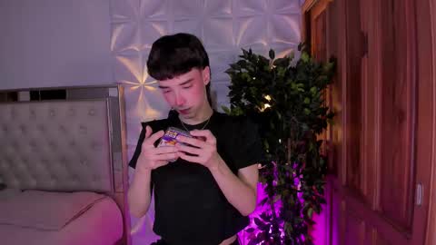Snapshot of austin_rouse chatting on September 28, 3:59 am austin_rouse online show from September 28, 3:59 am