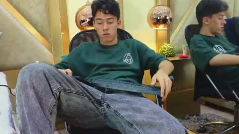 austinreeds online show from May 24, 6:03 pm