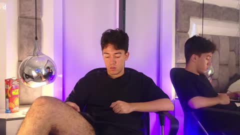 austinreeds online show from May 27, 4:26 pm