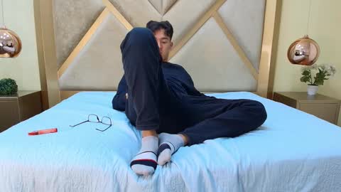 austinreeds online show from November 1, 12:09 pm