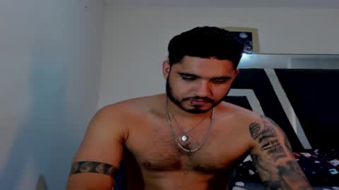 AustinTorres  online show from December 17, 2:44 am