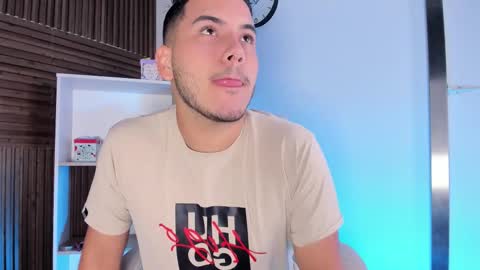 axel_grey_ online show from October 23, 12:30 pm