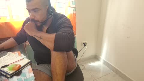 Axel online show from November 19, 5:46 pm