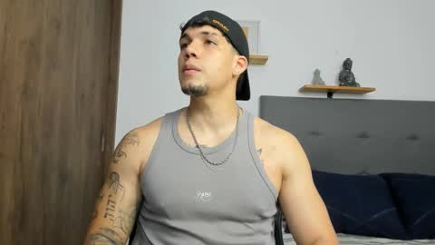 INDEPENDENT MODEL  online show from September 25, 3:27 am