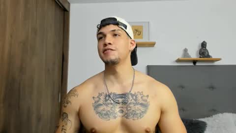 INDEPENDENT MODEL  online show from September 20, 1:49 am