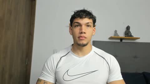 INDEPENDENT MODEL  online show from September 29, 1:41 pm