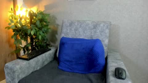 Snapshot of axel_wiliams chatting on October 7, 7:07 pm axel online show from October 7, 7:07 pm