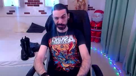 AxelColton online show from December 14, 8:32 am