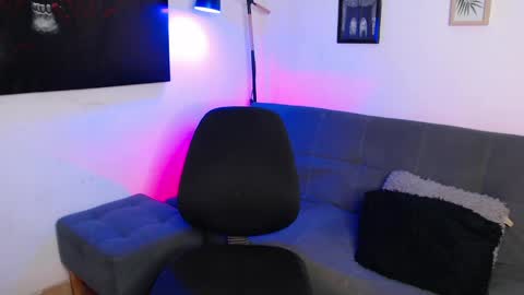 axell online show from April 8, 2:01 am