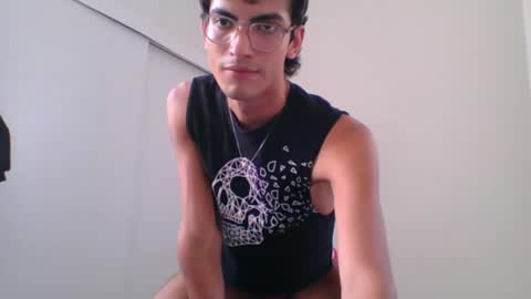 Snapshot of axellatino_ chatting on February 11, 5:40 pm Axel online show from February 11, 5:40 pm
