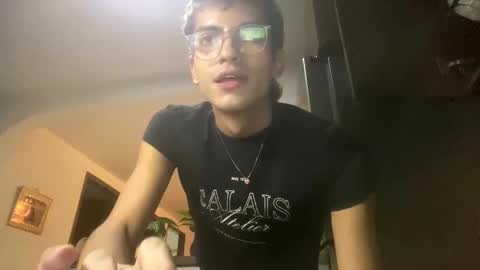 Snapshot of axellatino_ chatting on December 30, 6:53 am Axel online show from December 30, 6:53 am