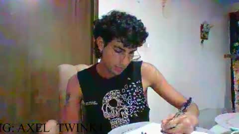 Snapshot of axellatino_ chatting on September 30, 2:18 am Axel online show from September 30, 2:18 am