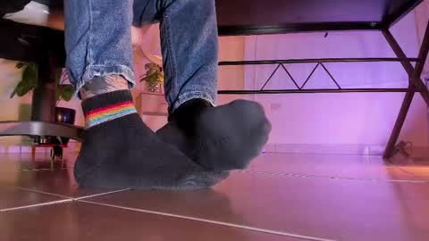 Snapshot of axellcollins chatting on September 21, 7:08 am im your little femboy ALEX online show from September 21, 7:08 am
