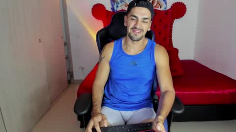 Axel online show from April 8, 11:31 am