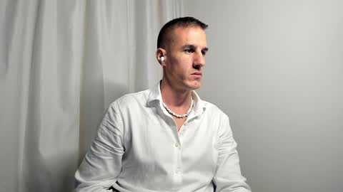 Axl online show from September 16, 11:49 pm