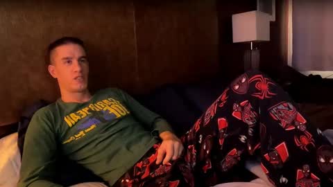 Axl online show from December 21, 1:42 pm