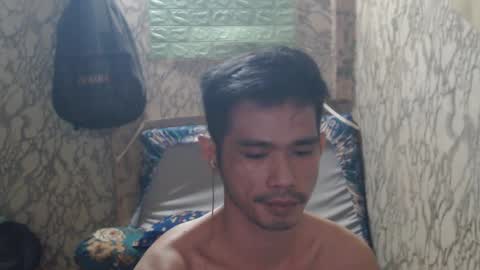 Snapshot of azn_philip chatting on January 6, 7:02 pm Philip online show from January 6, 7:02 pm