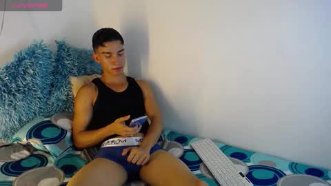 Snapshot of babyandy_x chatting on September 23, 9:58 pm babyandy_x online show from September 23, 9:58 pm