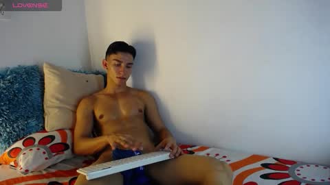 Snapshot of babyandy_x chatting on September 16, 12:23 am babyandy_x online show from September 16, 12:23 am