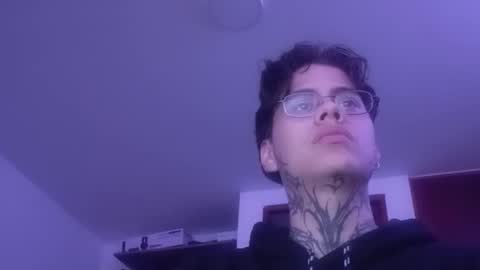 babybluury online show from October 16, 11:57 pm