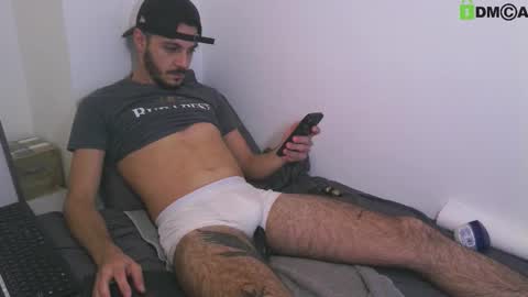 Snapshot of babycityboy chatting on September 28, 5:27 am BabyCityBoy online show from September 28, 5:27 am