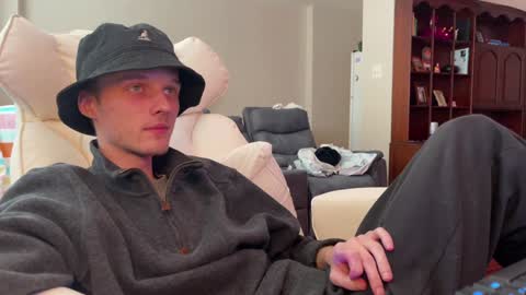 Big cock boy online show from January 28, 4:41 pm