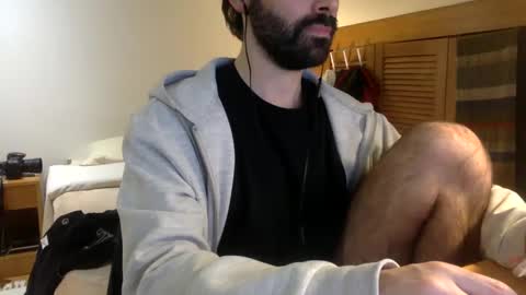 Snapshot of babyhardy chatting on December 30, 11:49 pm Tom A. online show from December 30, 11:49 pm