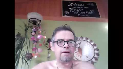 Snapshot of badboy2406 chatting on February 13, 8:48 am badboy2406 online show from February 13, 8:48 am