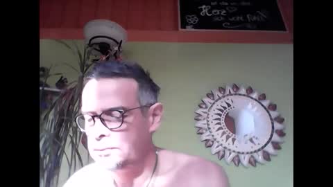Snapshot of badboy2406 chatting on February 23, 7:28 am badboy2406 online show from February 23, 7:28 am