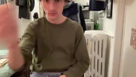 Snapshot of baptisteriviere chatting on February 5, 9:50 pm baptisteriviere online show from February 5, 9:50 pm