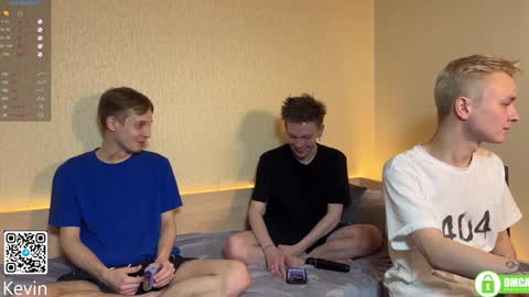 Snapshot of barney_kevin chatting on January 7, 8:31 pm Fansly Barney and Kevin T online show from January 7, 8:31 pm