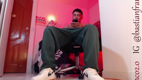 Snapshot of bastian_franco01 chatting on December 7, 11:12 pm Bastian Independent Model online show from December 7, 11:12 pm