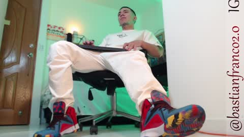 Snapshot of bastian_franco01 chatting on December 25, 2:35 am Bastian Independent Model online show from December 25, 2:35 am