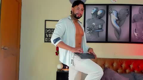 bastian_jones1 online show from February 27, 5:24 am