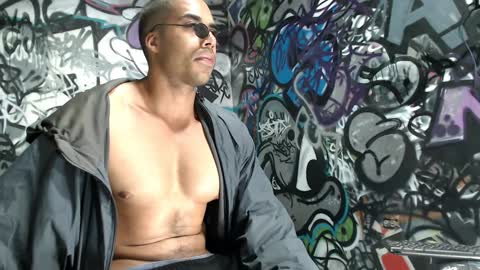 Justin online show from February 8, 1:11 am